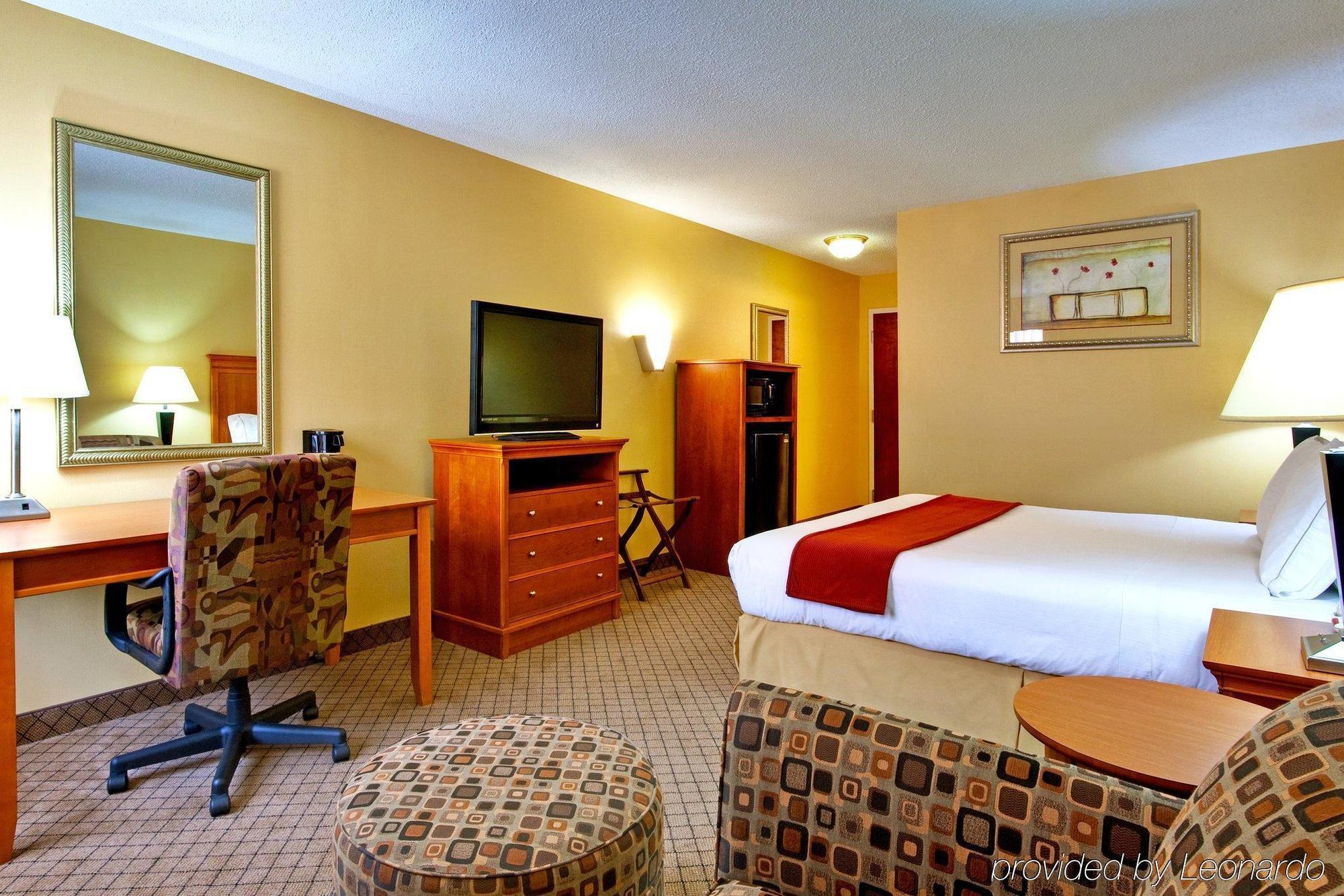 Holiday Inn Express Hurricane Mills Waverly By Ihg Exterior foto